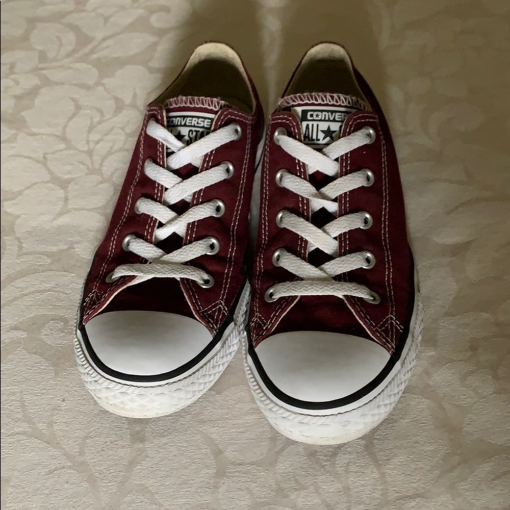 Converse low top sneakers Maroon M9691